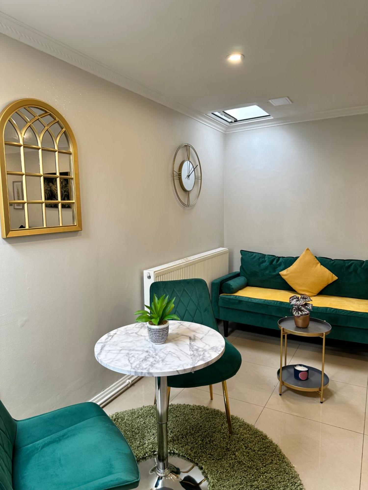 Luxury Studio Apartment Harrow on the Hill Экстерьер фото