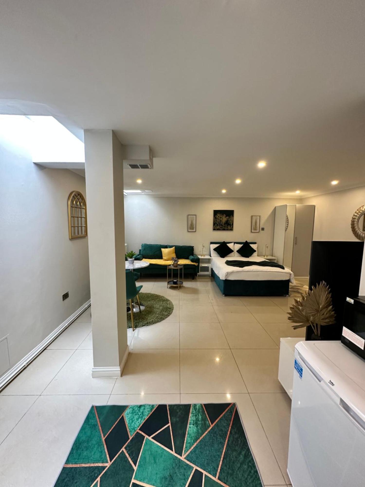 Luxury Studio Apartment Harrow on the Hill Экстерьер фото