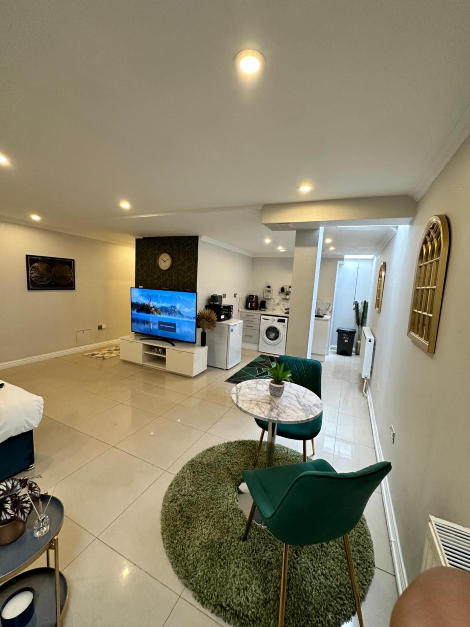 Luxury Studio Apartment Harrow on the Hill Экстерьер фото